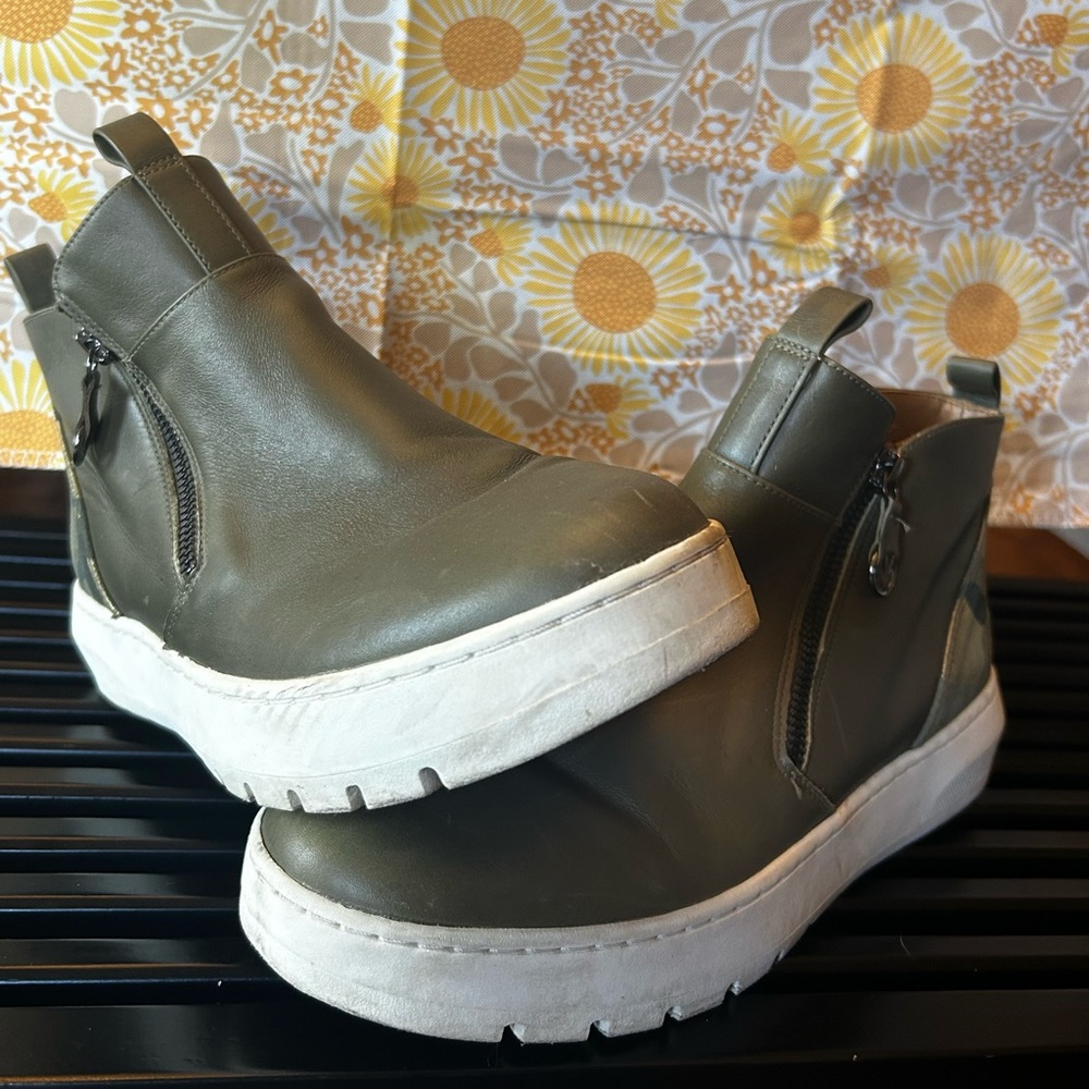 Vionic Olive Green Platform Shoes